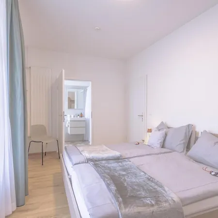 Kloster Frienisberg Bed & Breakfast *